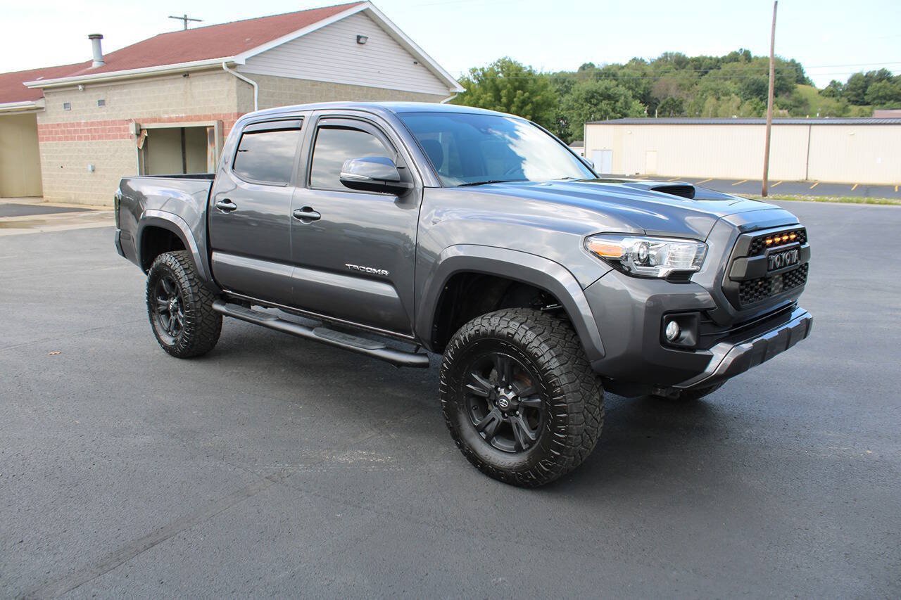 Used 2019 Toyota Tacoma TRD Sport AWD/4WD image 8