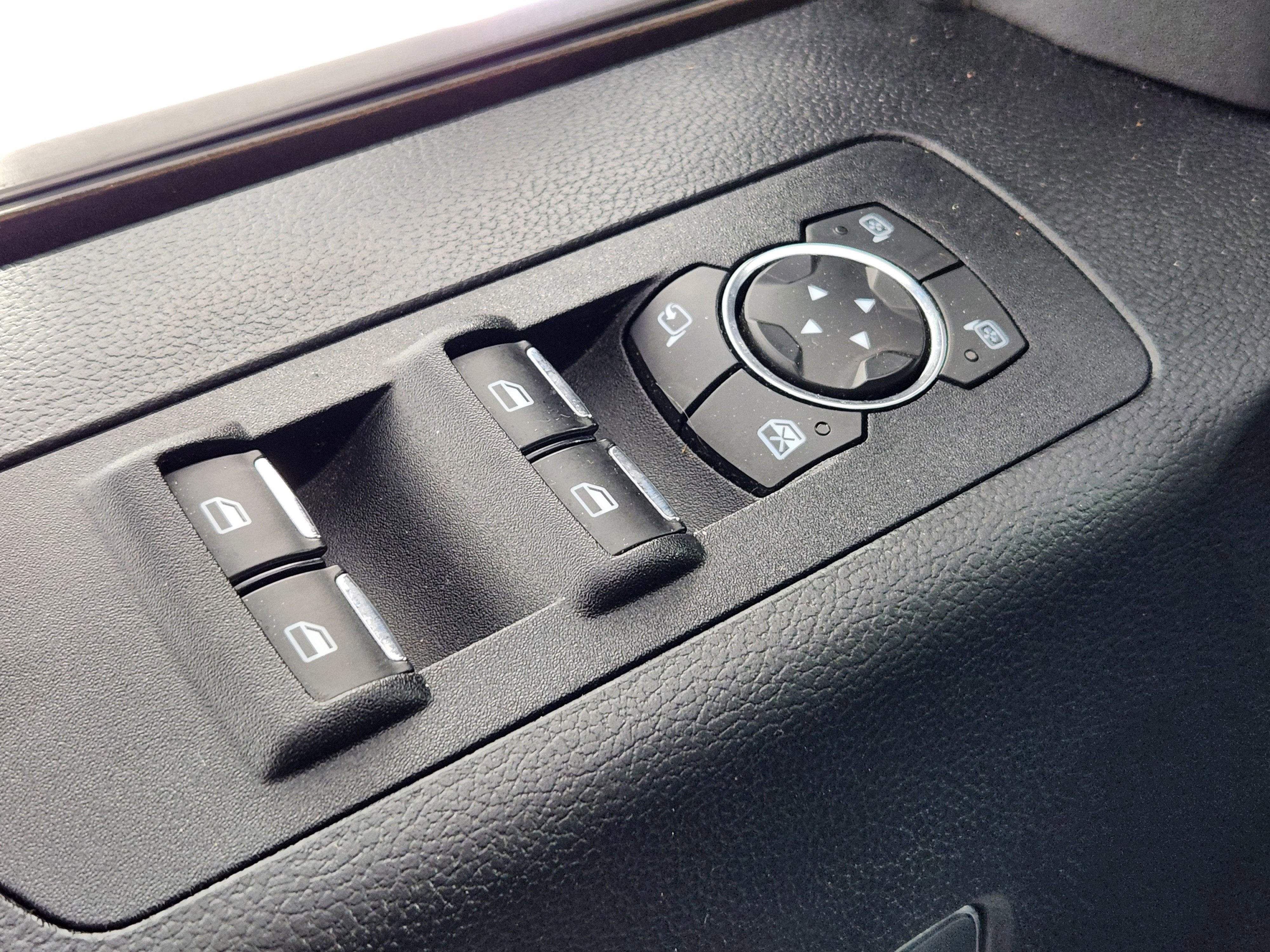 Used 2019 Ford F150 Lariat image 17