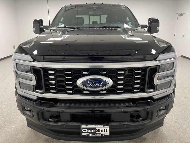 Used 2025 Ford F450 Platinum w/ FX4 Off-Road Package AWD/4WD image 3