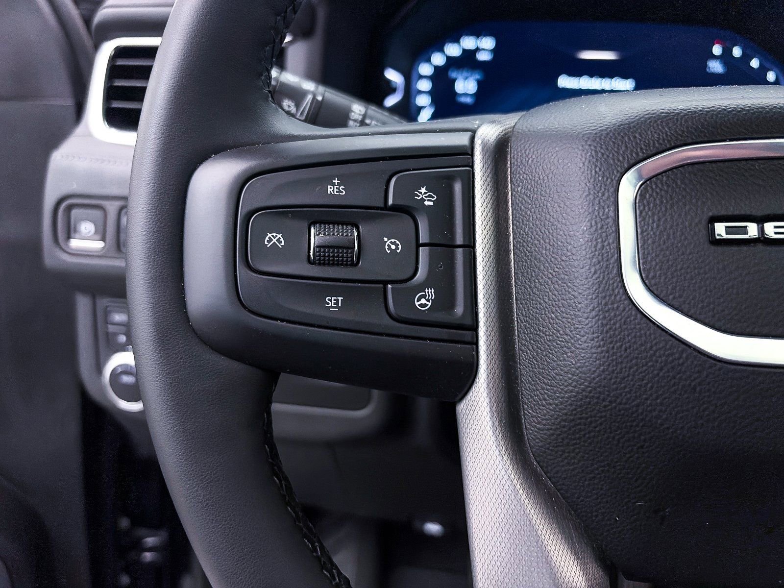 Used 2024 GMC Yukon Denali AWD/4WD image 43