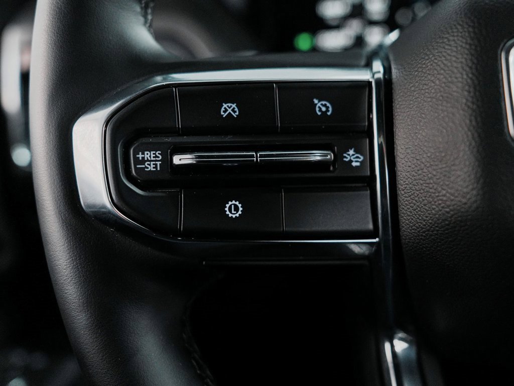 Used 2025 GMC Yukon XL Denali image 23