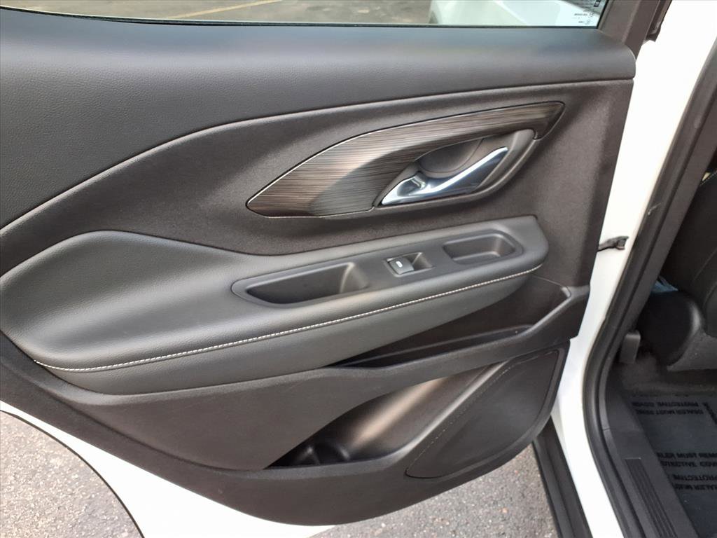 Used 2024 GMC Terrain SLT image 8