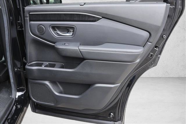 Used 2025 Honda Pilot Elite image 29