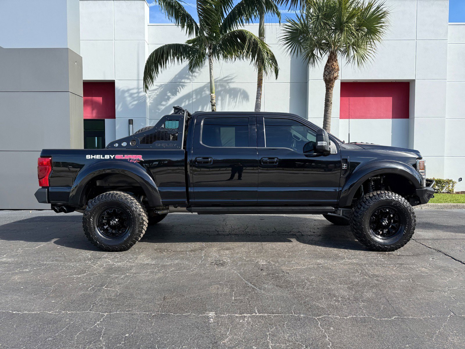 Used 2022 Ford F250 Lariat w/ Lariat Ultimate Package AWD/4WD image 2