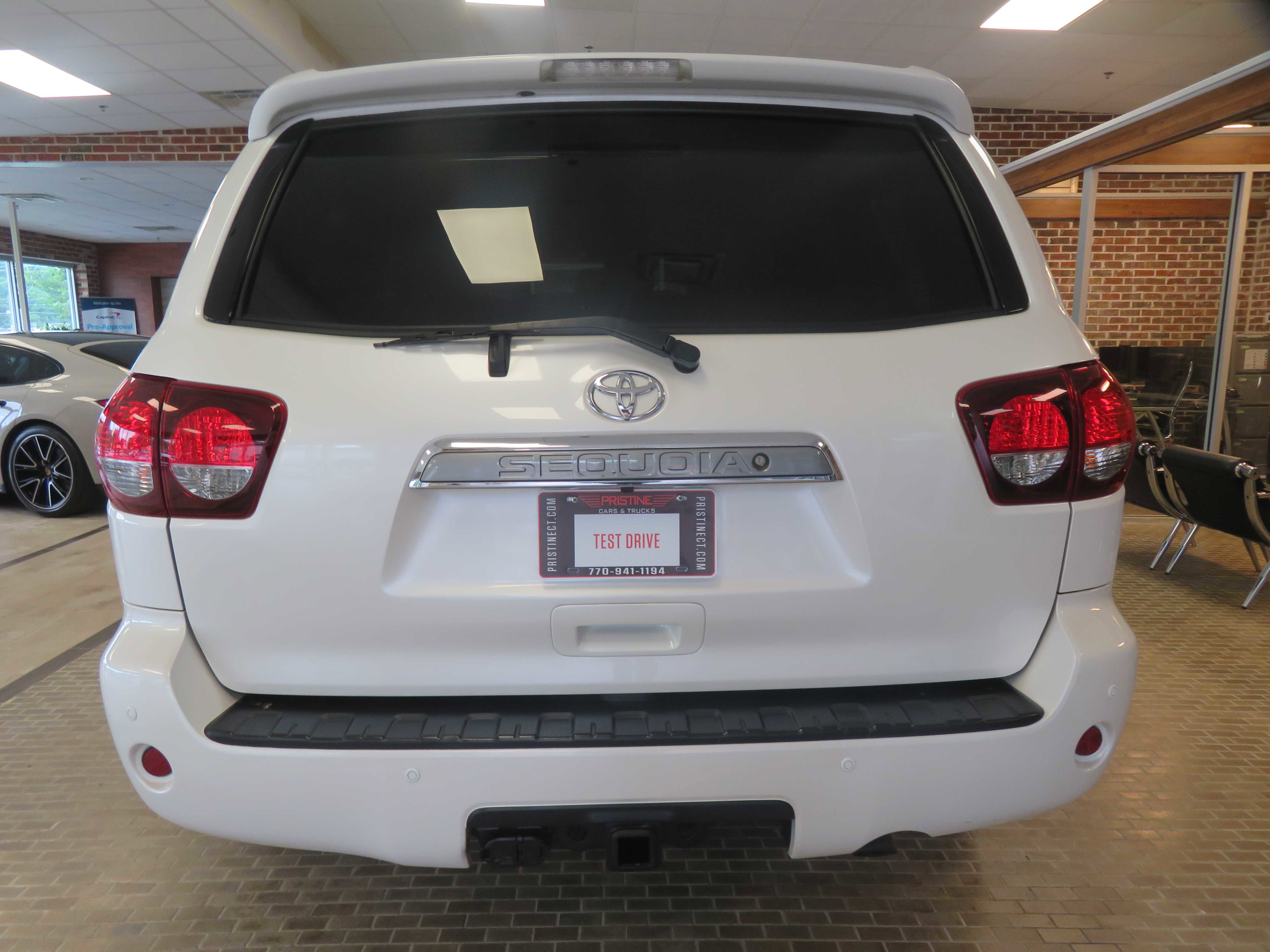 Used 2018 Toyota Sequoia Platinum AWD/4WD image 6