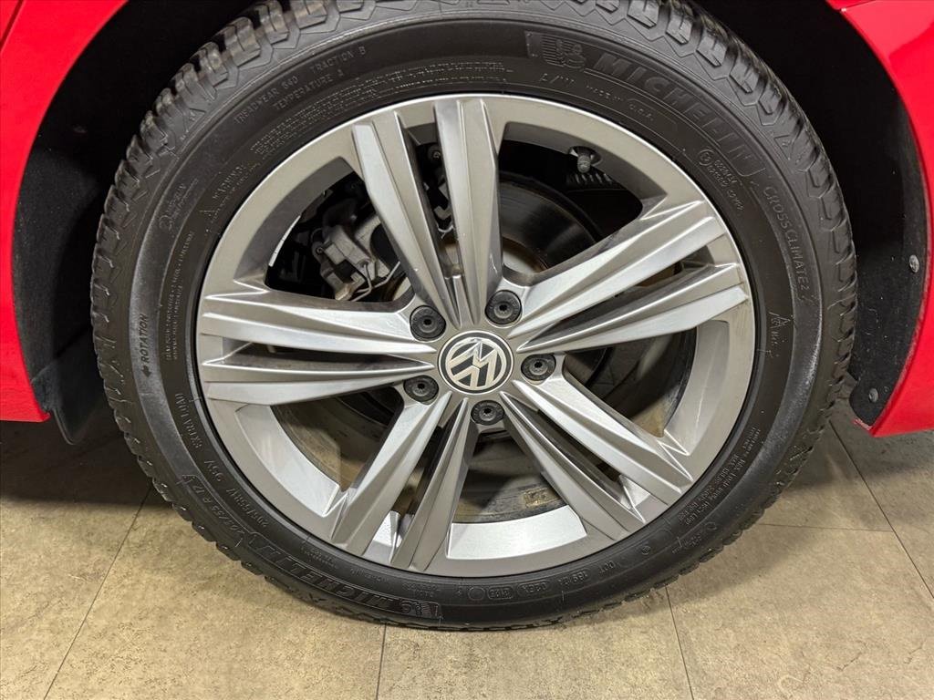 Used 2020 Volkswagen Jetta R-Line w/ R-Line Cold Weather Package image 17