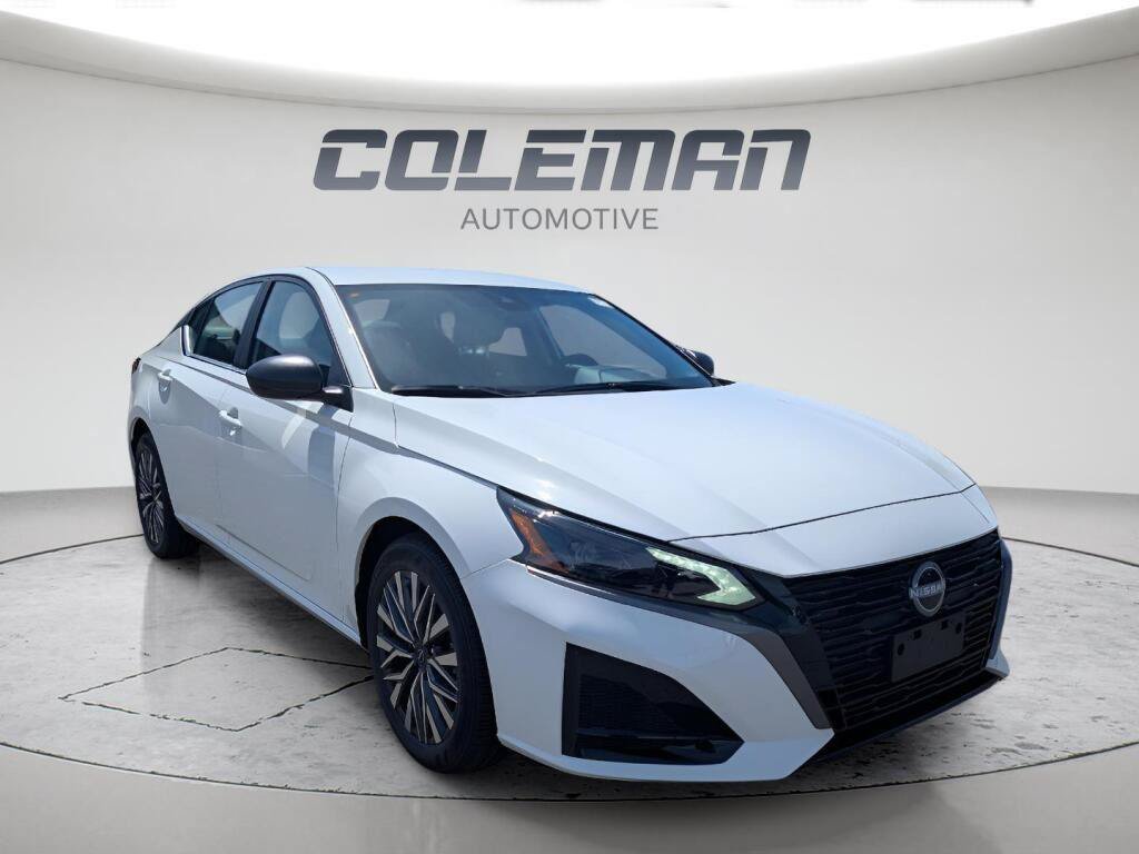 New 2026 Nissan Altima 2.5 SV FWD image 2