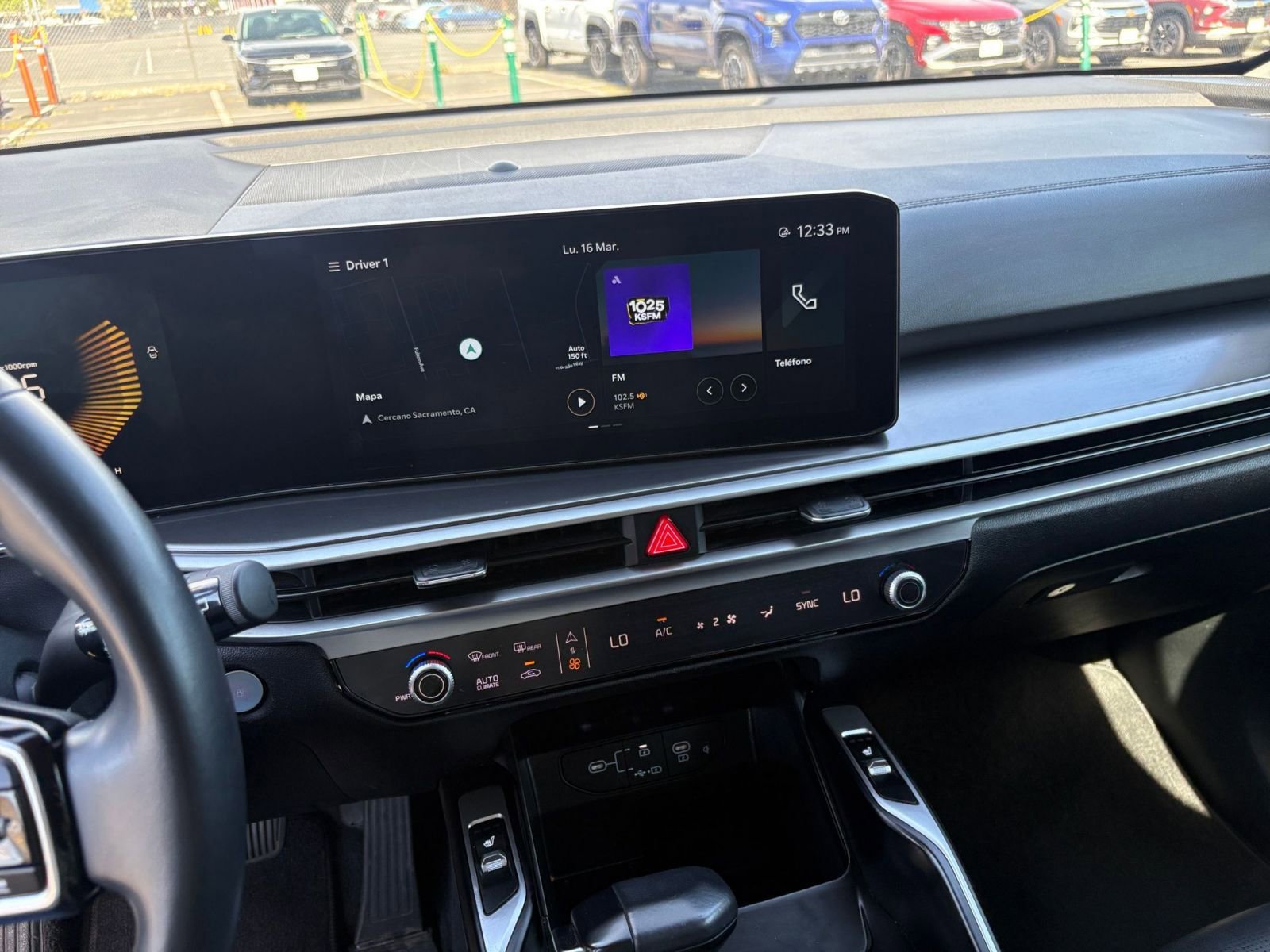 Used 2024 Kia Sorento S image 17