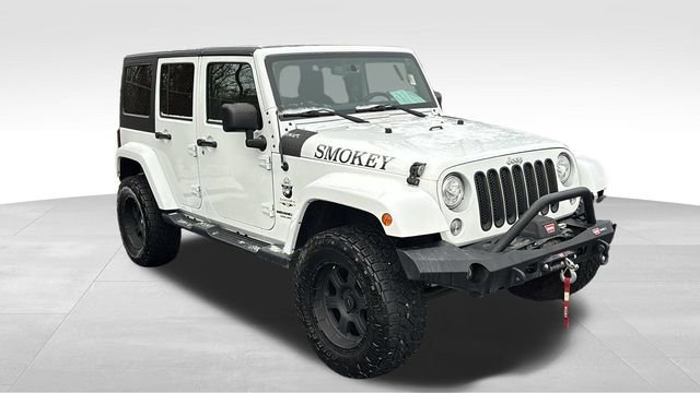 Used 2017 Jeep Wrangler Unlimited Sahara w/ Connectivity Group image 27