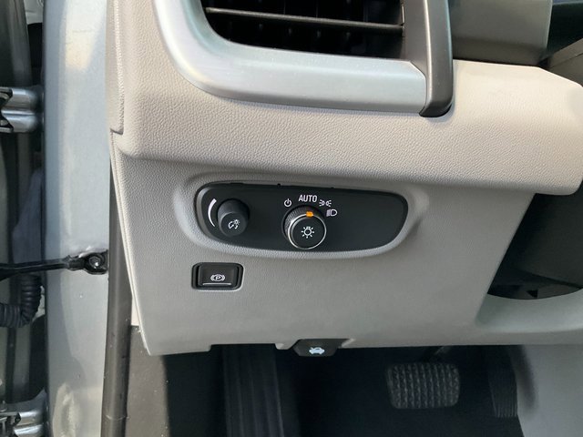 Certified 2023 GMC Terrain SLE w/ Driver Convenience Package image 9