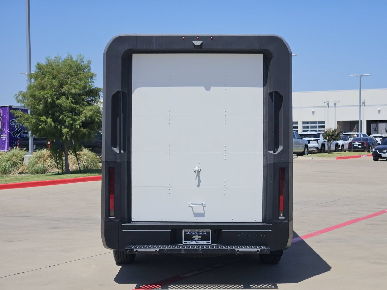 Used 2024 Chevrolet Brightdrop 600 w/ Commercial Equipment Package AWD/4WD image 8