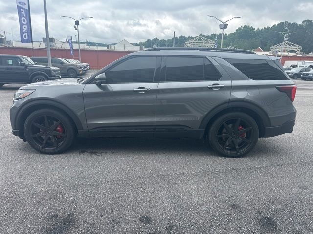 Used 2025 Ford Explorer ST RWD image 8