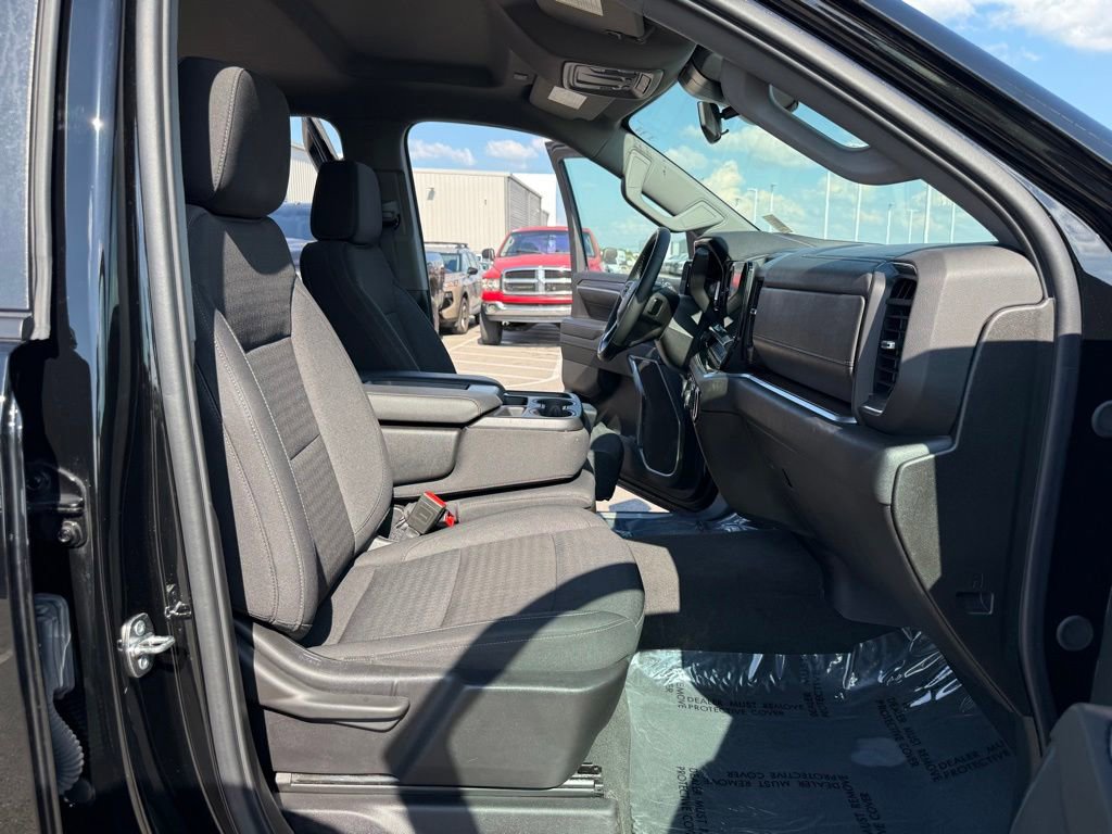 Used 2024 Chevrolet Silverado 1500 LT AWD/4WD image 17