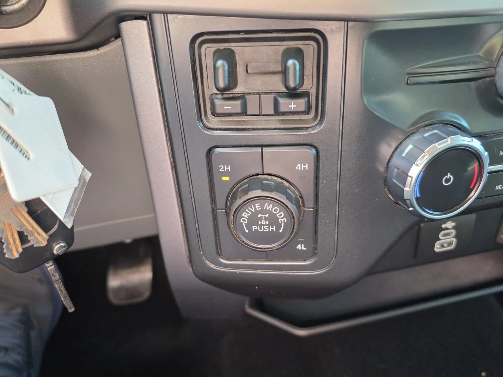 Used 2025 Ford F150 XLT w/ Equipment Group 301A Standard AWD/4WD image 21