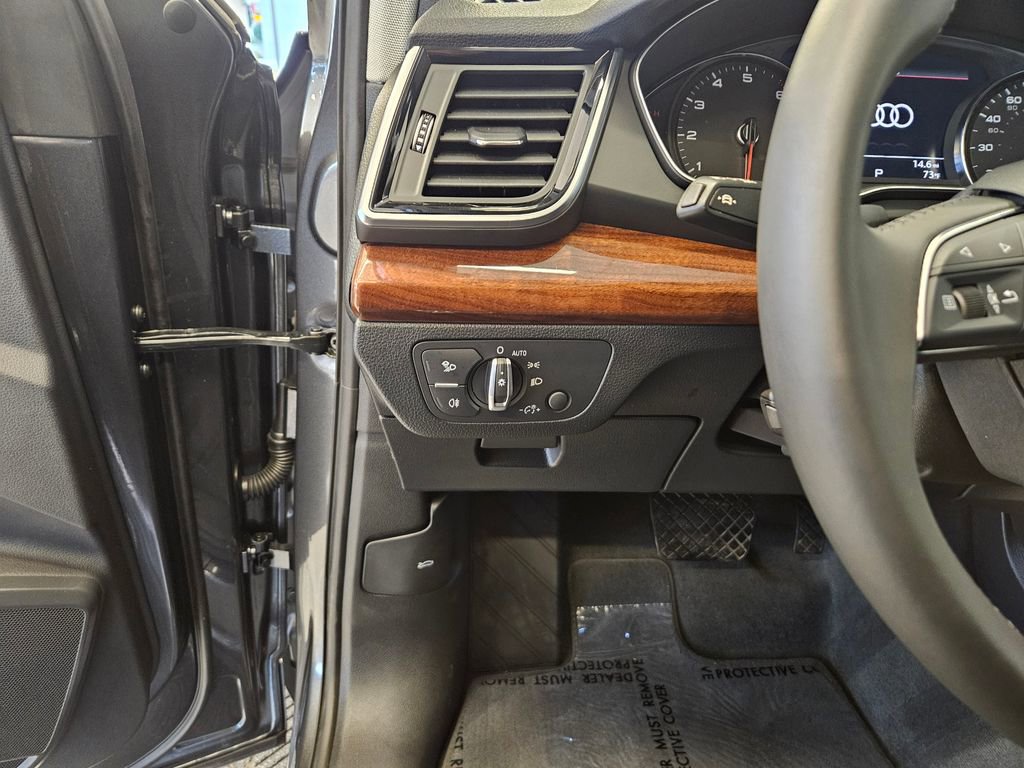 Used 2023 Audi Q5 2.0T Premium w/ Convenience Package image 16