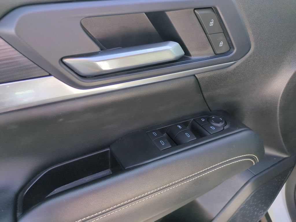 Used 2025 GMC Terrain Elevation AWD/4WD image 13
