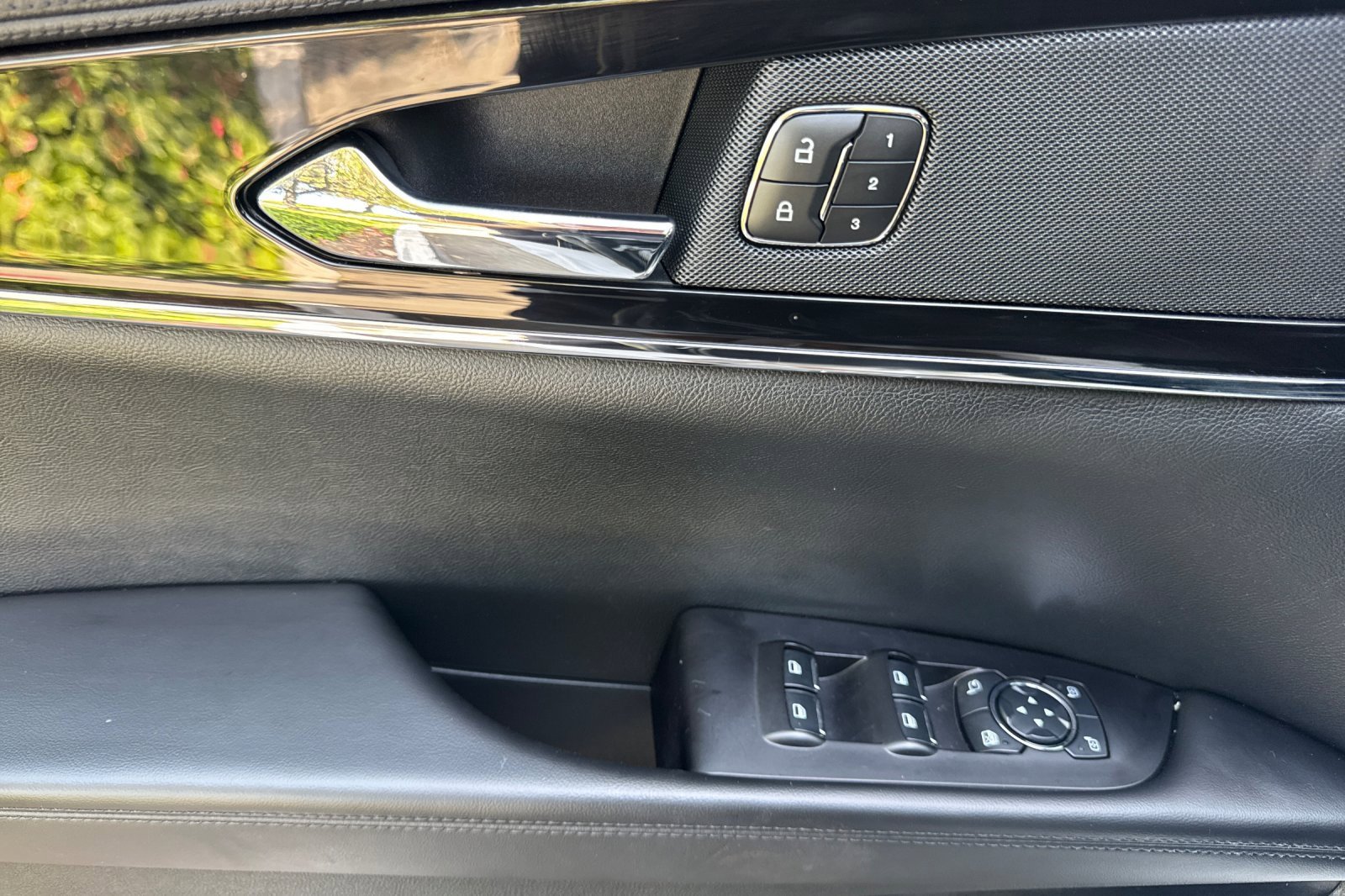 Certified 2023 Lincoln Nautilus AWD image 11