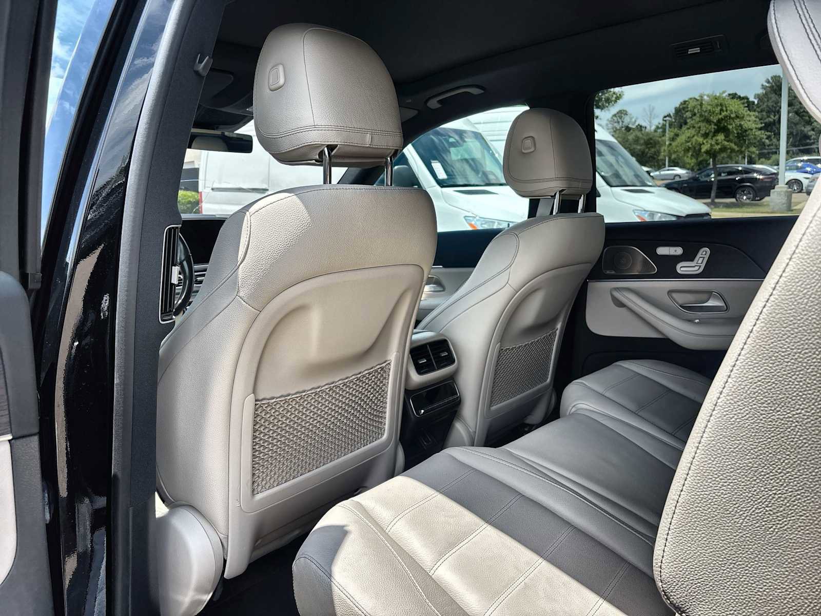 Used 2023 Mercedes-Benz GLS 450 4MATIC image 18