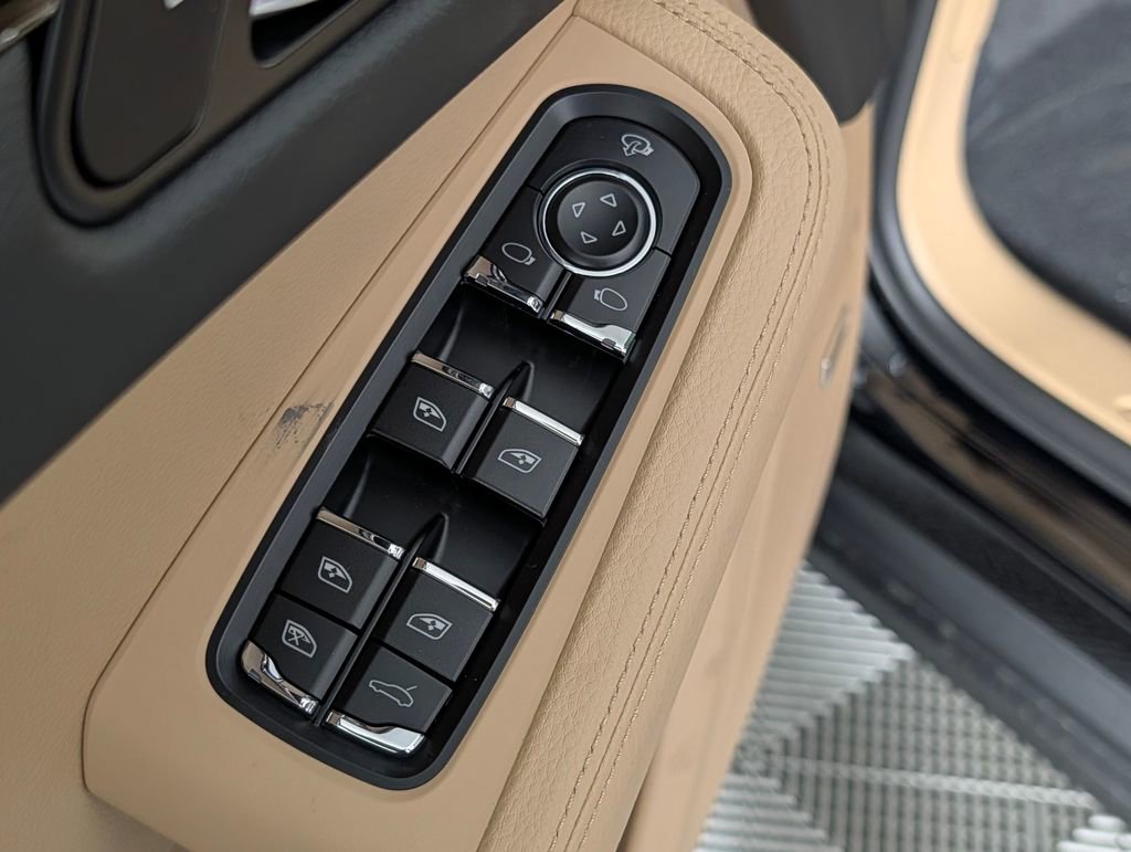 New 2026 Porsche Macan image 27