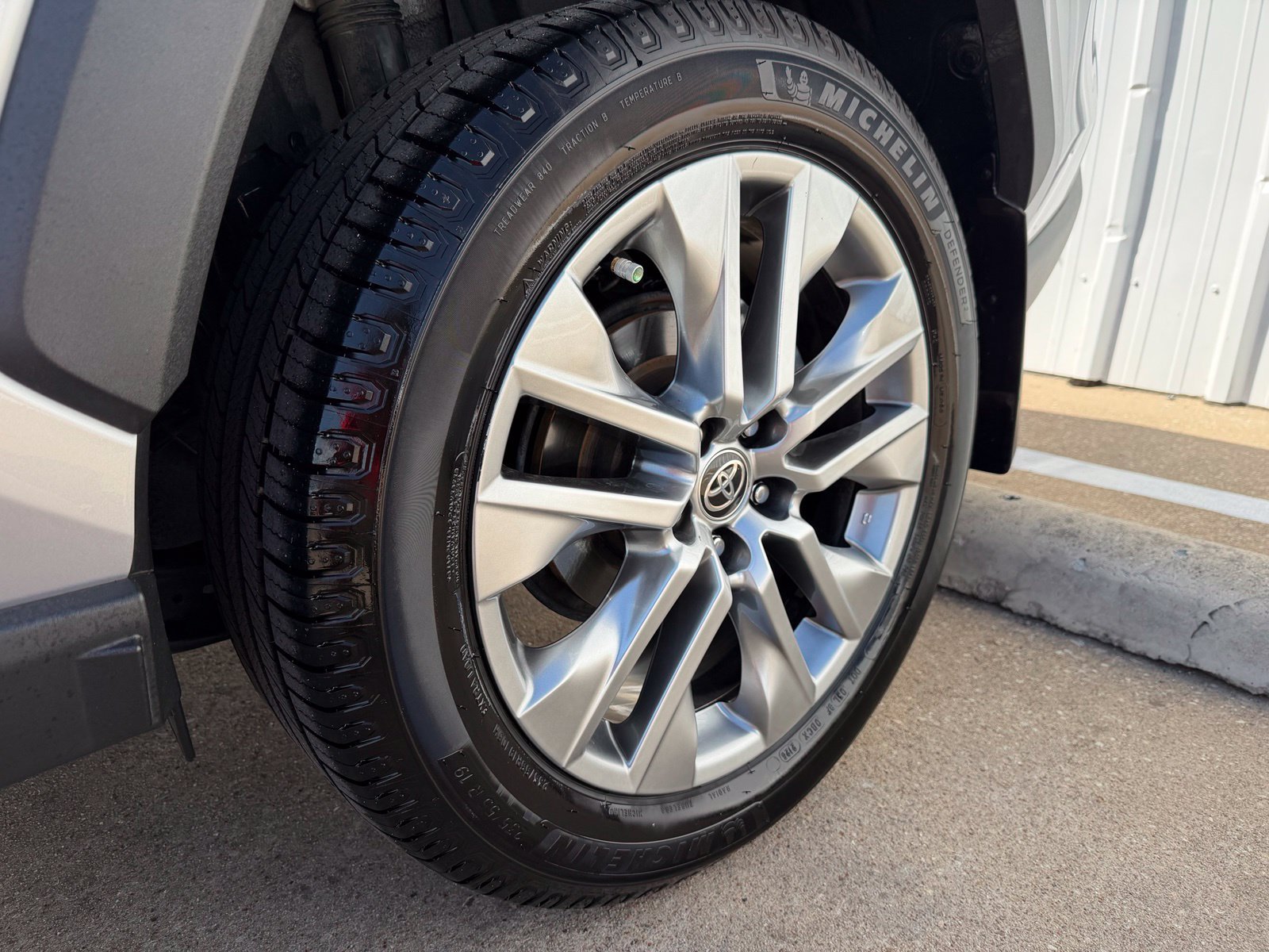 Used 2023 Toyota RAV4 XLE Premium AWD/4WD image 48