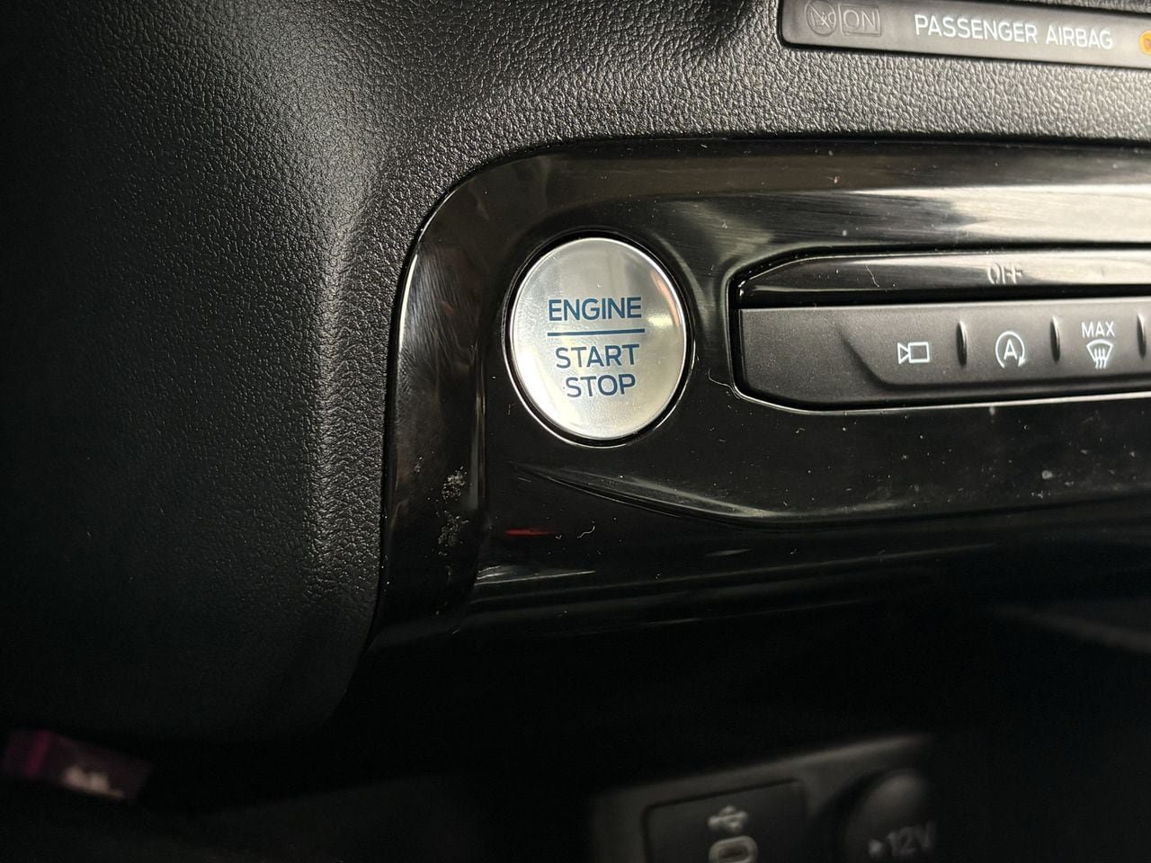Used 2024 Ford Escape Active w/ Tech Pack #2 FWD image 17