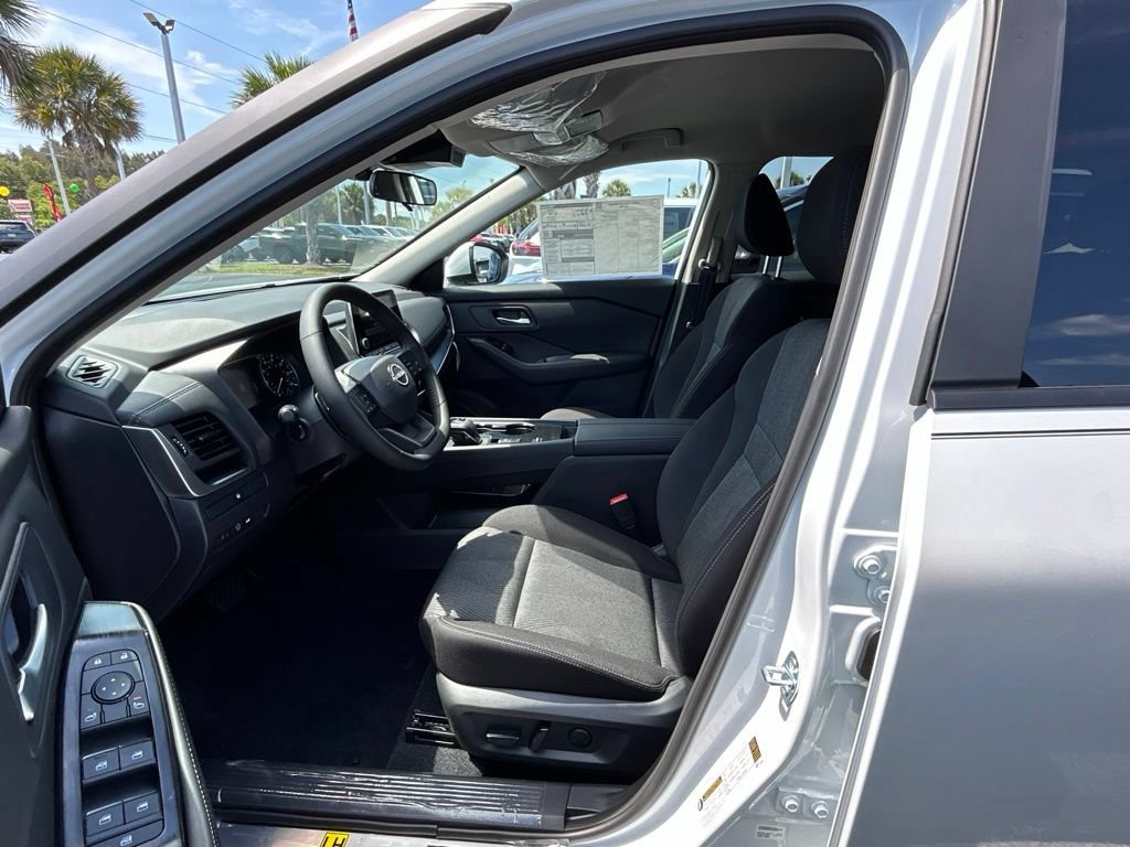 New 2026 Nissan Rogue SV FWD image 16