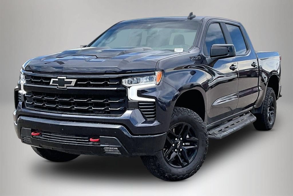 Used 2024 Chevrolet Silverado 1500 LT Trail Boss w/ LPO, Dark Essentials Package AWD/4WD image 3