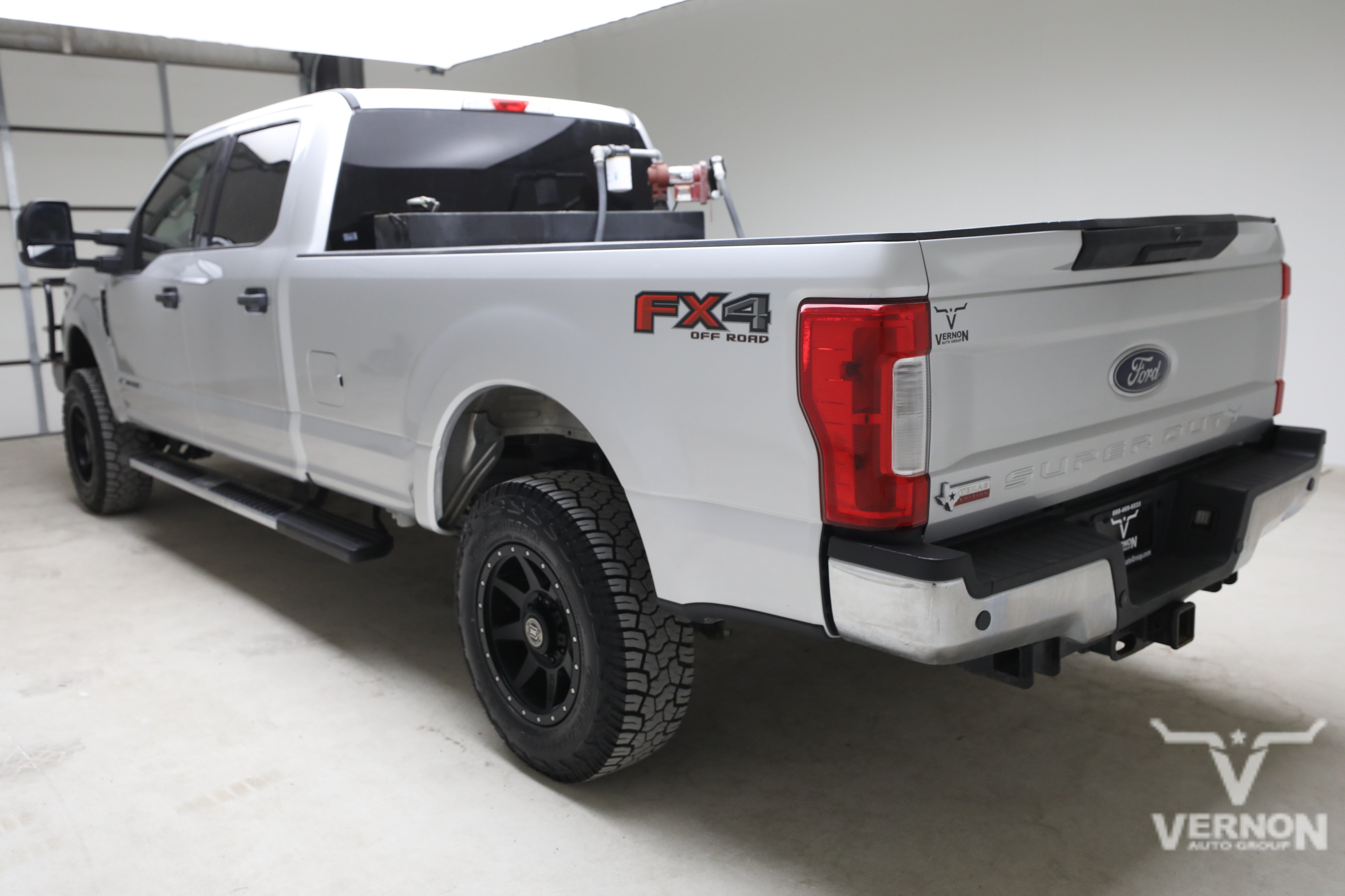 Used 2017 Ford F350 XLT w/ XLT Value Package AWD/4WD image 3