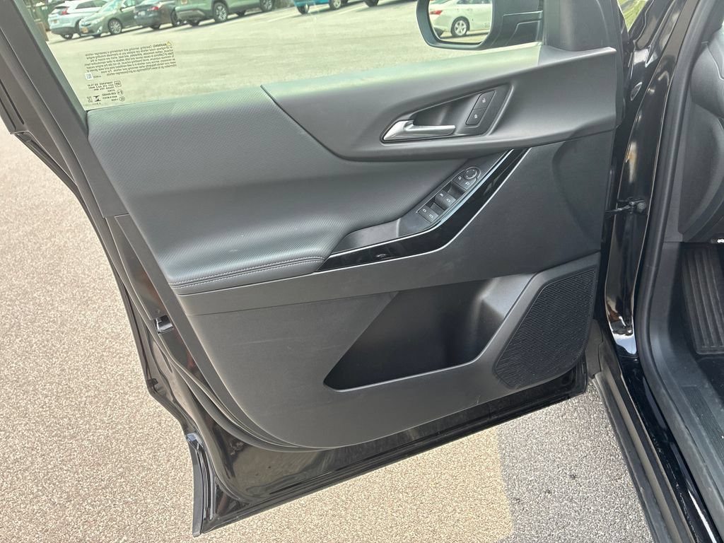 Used 2026 Chevrolet Equinox LT AWD/4WD image 13