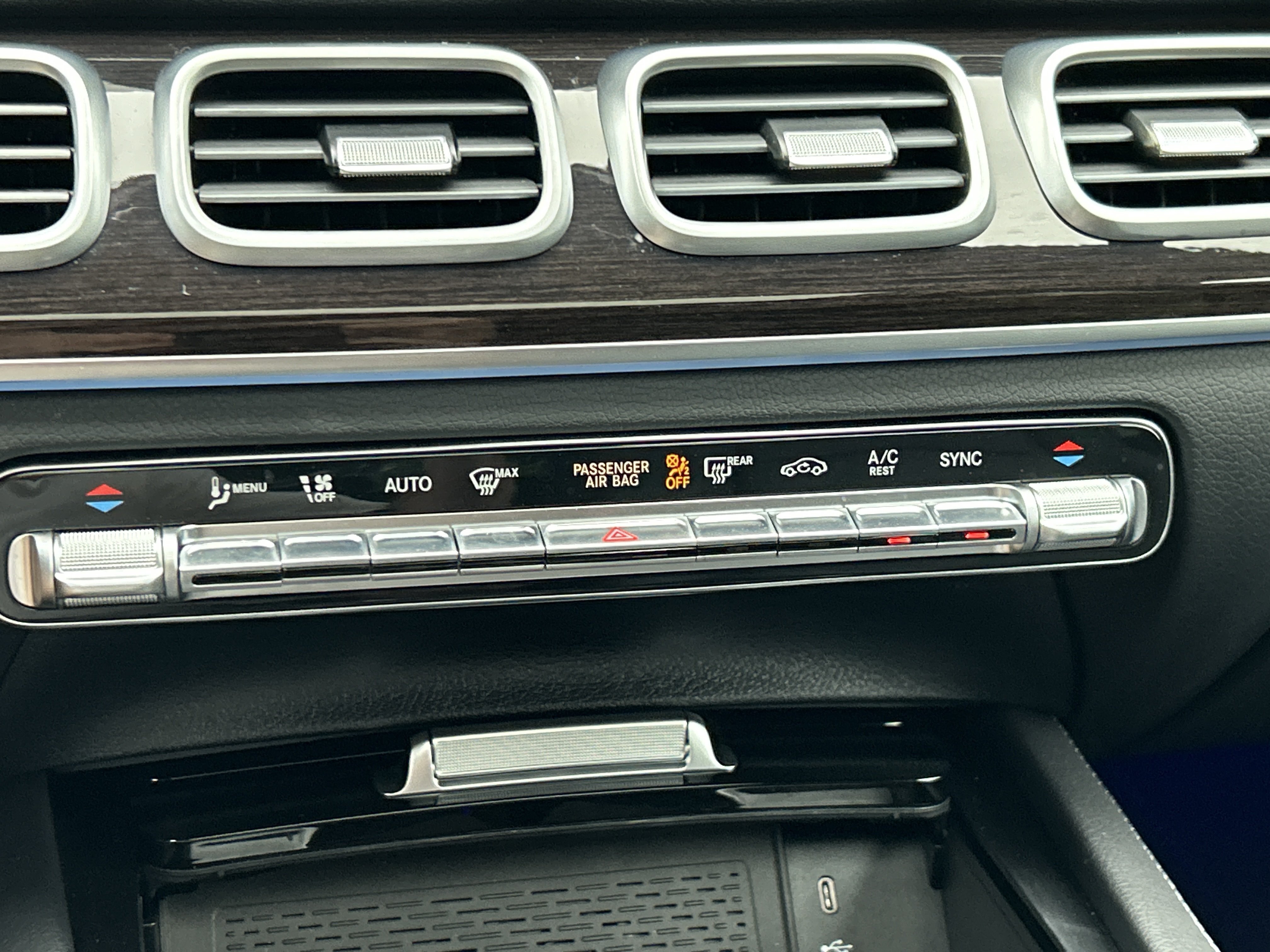 Certified 2025 Mercedes-Benz GLE 350 4MATIC image 33