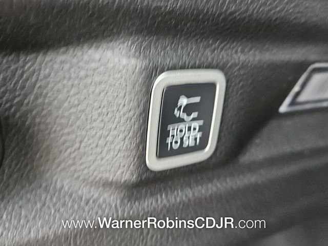 New 2025 Jeep Grand Cherokee L Altitude image 10