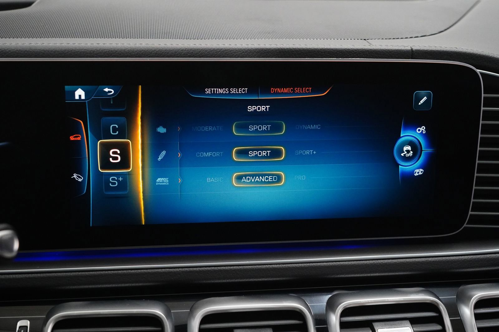 New 2026 Mercedes-Benz GLE 53 AMG 4MATIC Coupe image 29