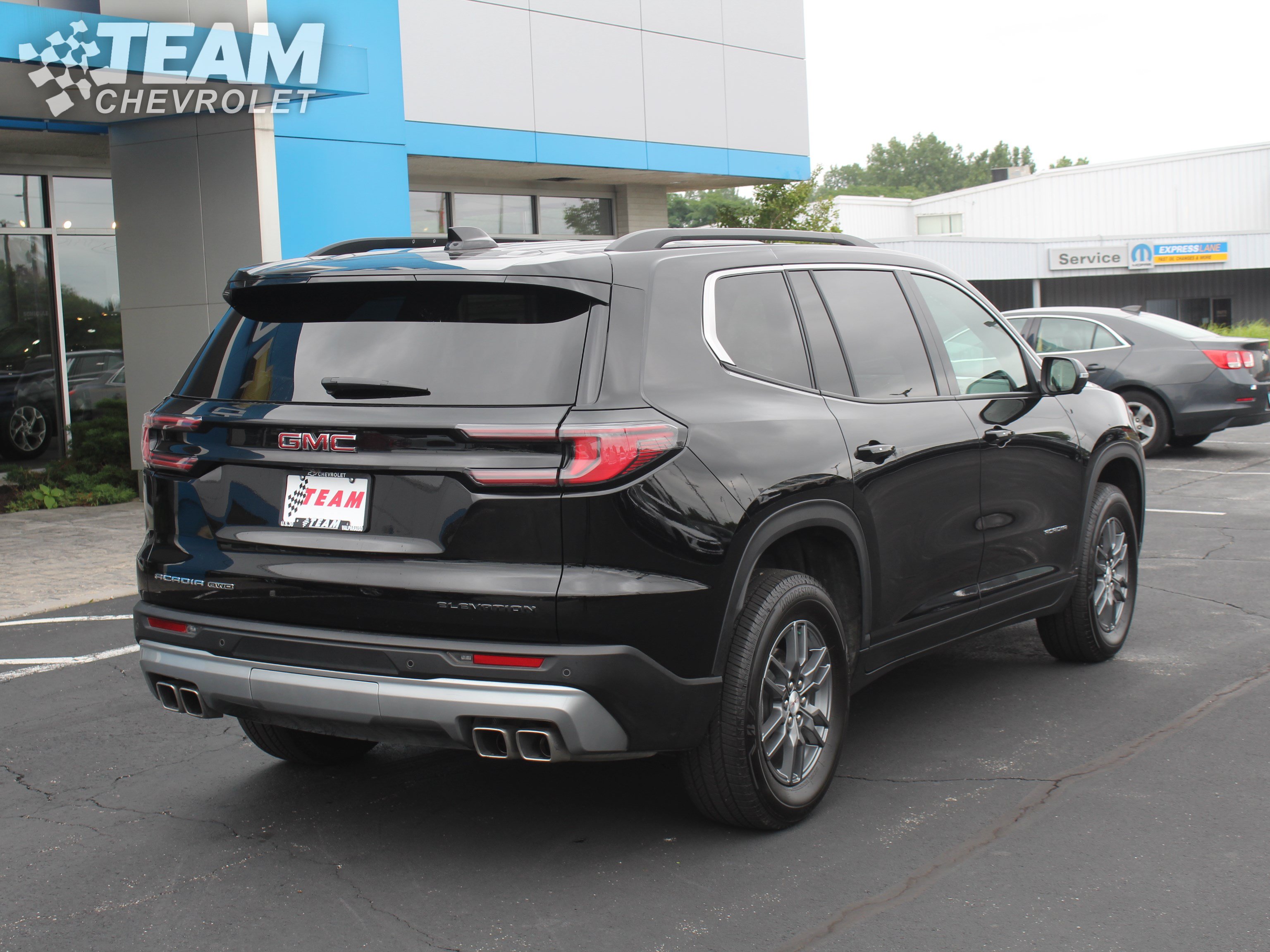 Certified 2025 GMC Acadia Elevation AWD/4WD image 4