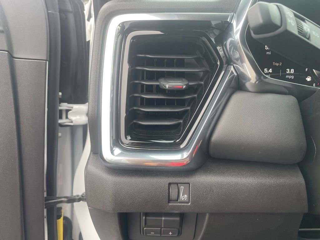 New 2026 GMC Canyon Elevation w/ Convenience Package image 19