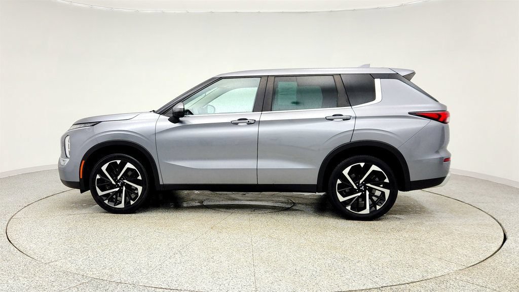 Used 2023 Mitsubishi Outlander SE AWD/4WD image 8