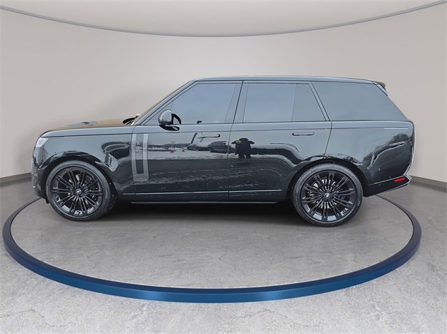 Used 2025 Land Rover Range Rover SE image 8