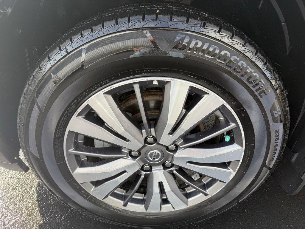 Used 2020 Nissan Pathfinder SV image 10