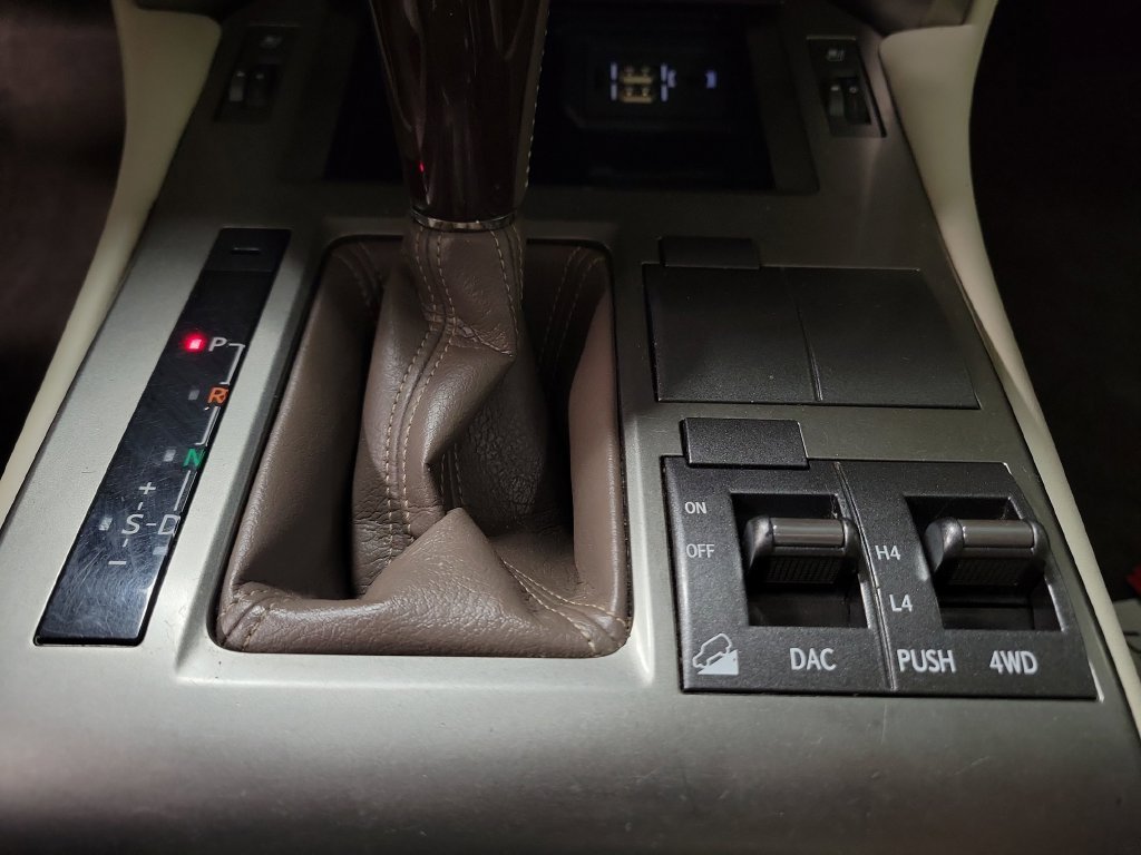 Used 2019 Lexus GX 460 Premium w/ Premium Package AWD/4WD image 17