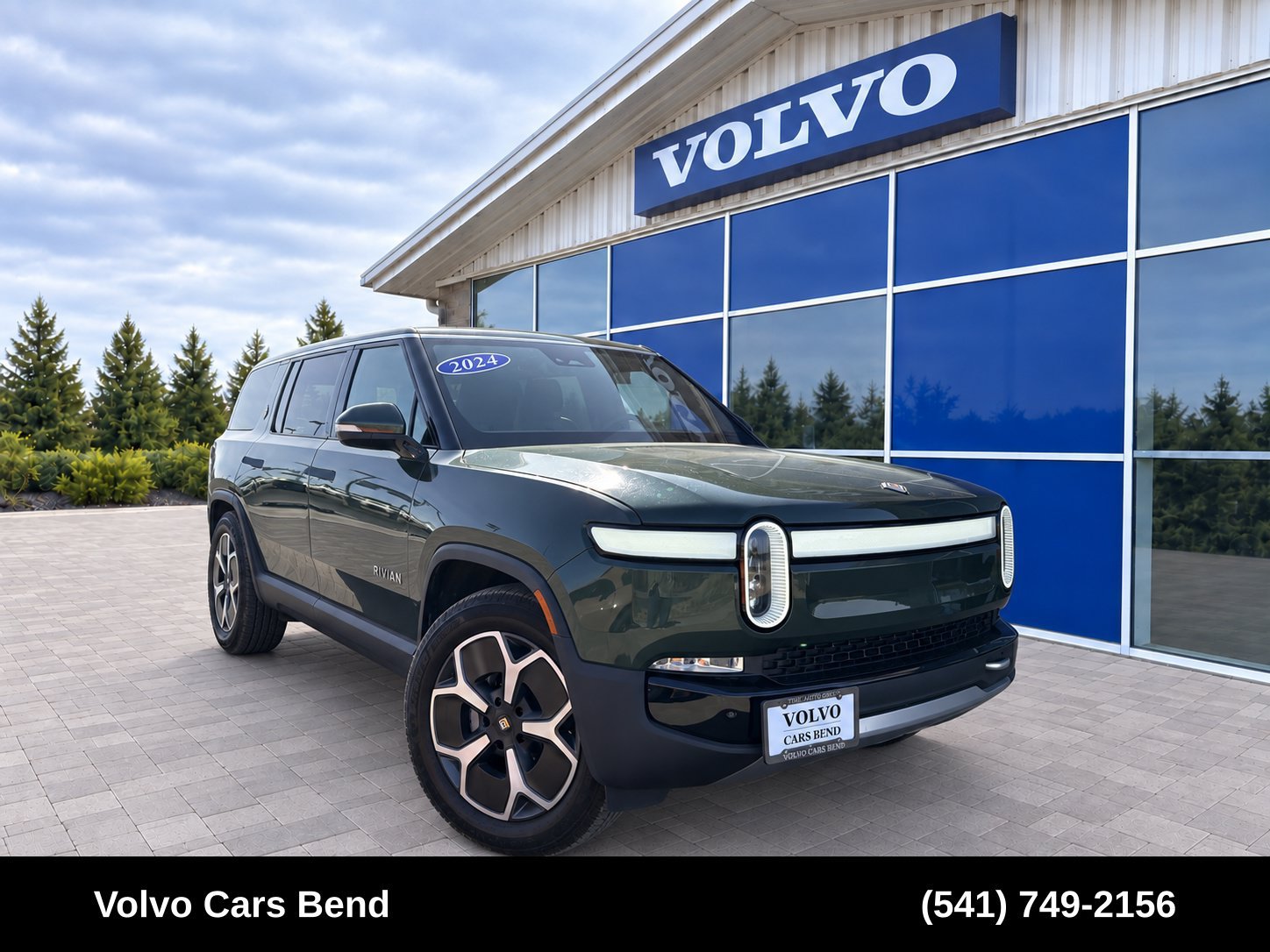 Used 2024 Rivian R1S Adventure Dual AWD/4WD image 1