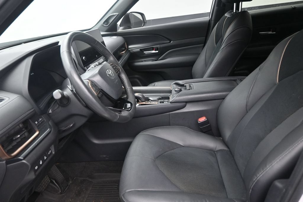 Used 2024 Toyota Grand Highlander AWD Hybrid image 12