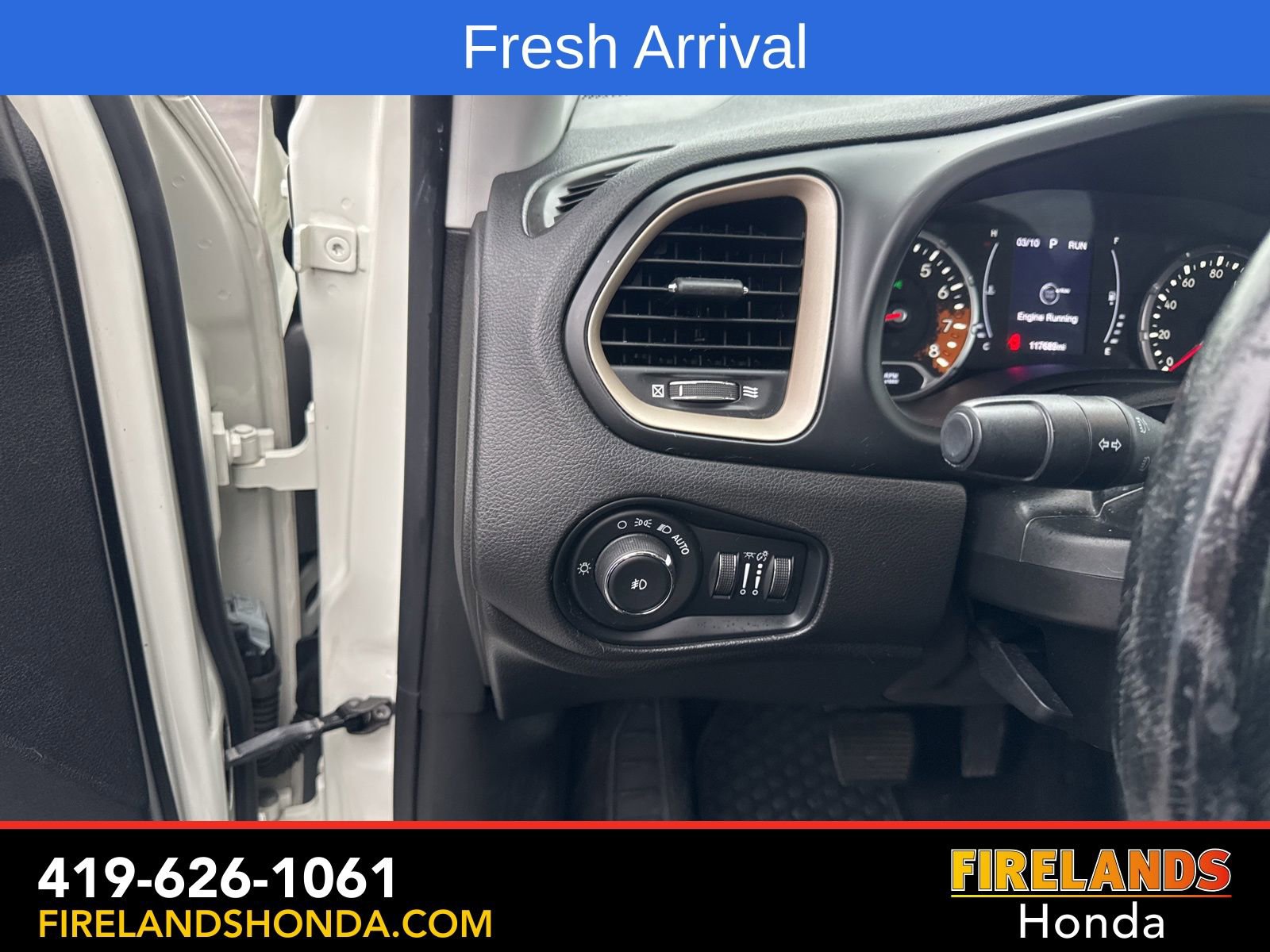 Used 2017 Jeep Renegade Latitude w/ Popular Equipment Group image 14