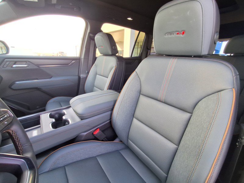 New 2026 GMC Acadia AT4 w/ Luxury Package image 10