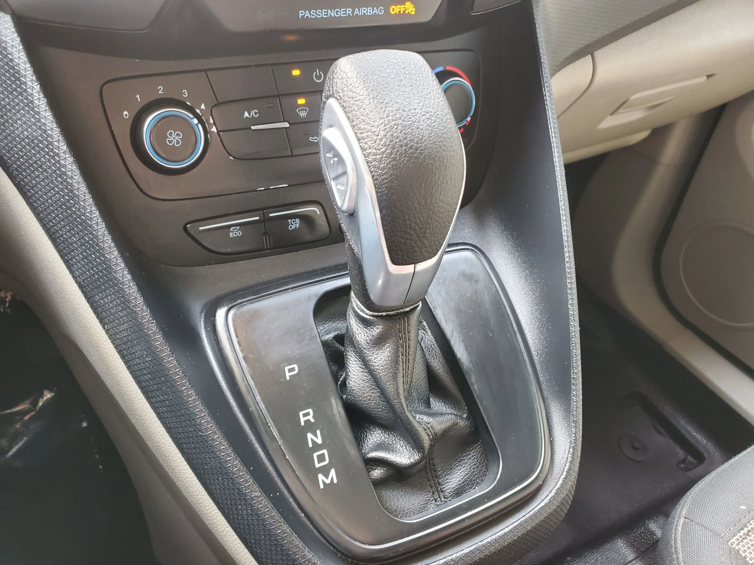 Used 2021 Ford Transit Connect XLT image 33