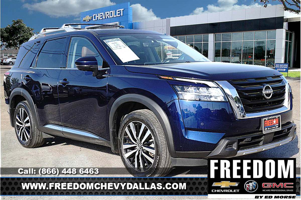 Used 2024 Nissan Pathfinder Platinum w/ Cargo Package image 1