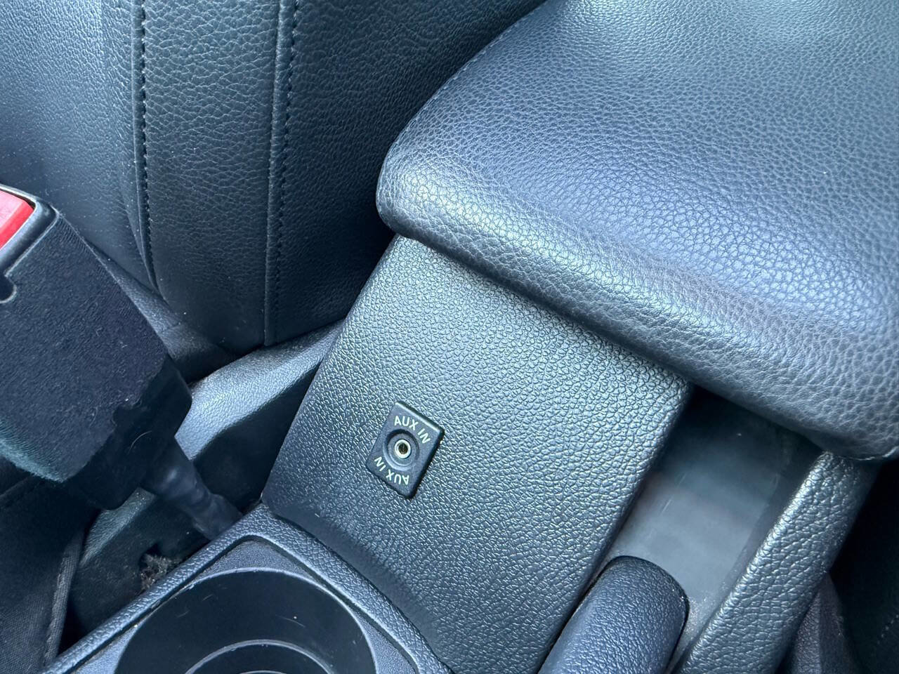 Used 2010 Volkswagen Jetta TDI FWD image 36