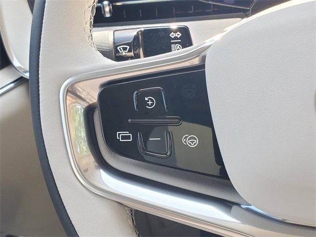 New 2025 Volvo EX90 Plus image 18