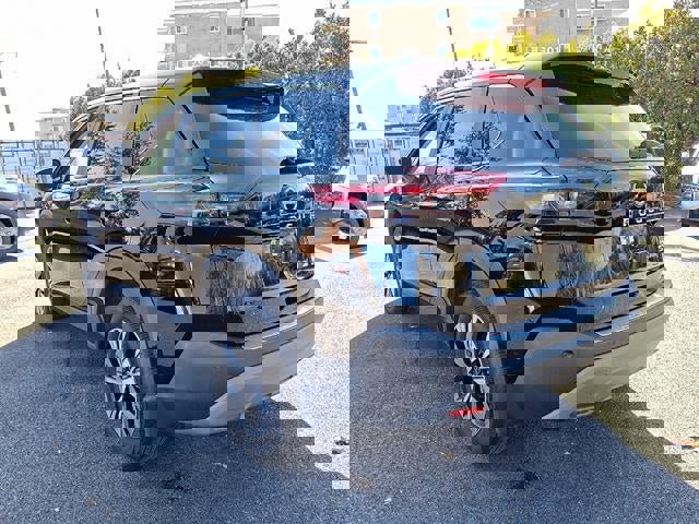 Used 2022 Nissan Rogue SV image 4