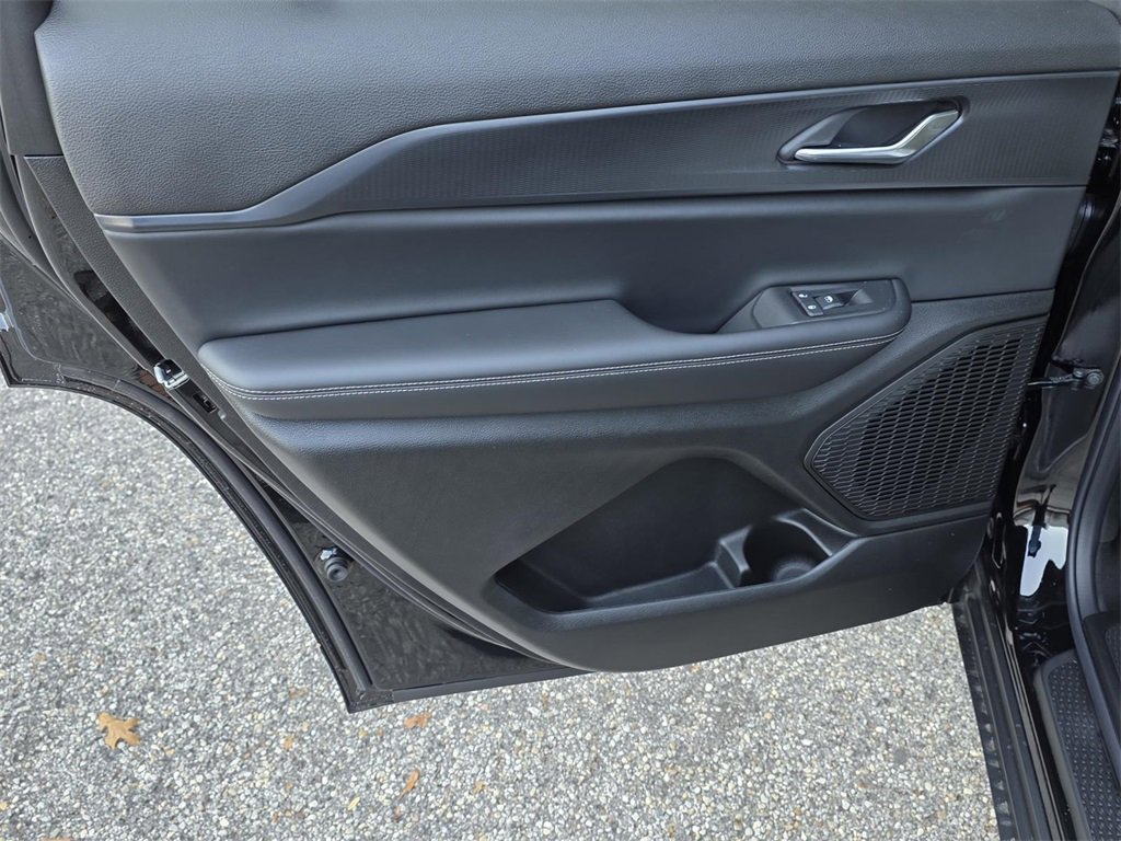 New 2025 Jeep Grand Cherokee L Altitude image 33