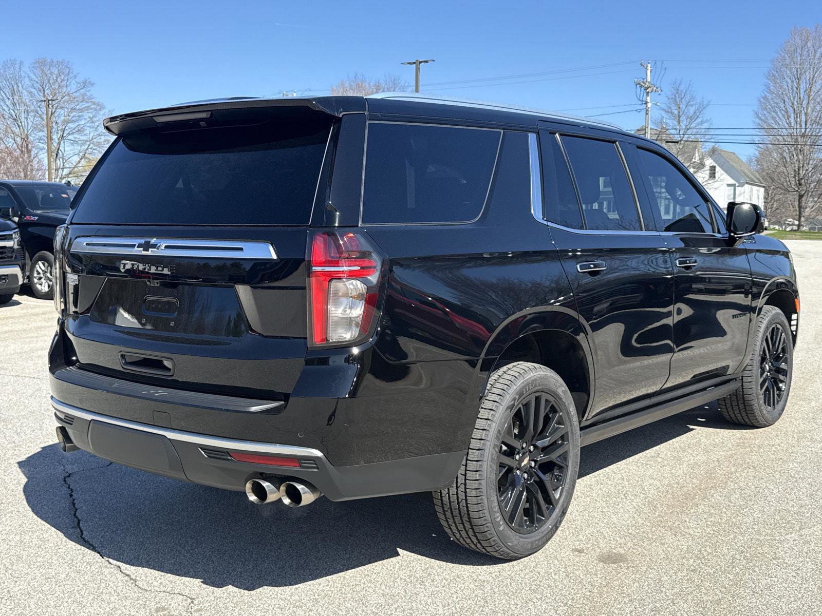 Used 2024 Chevrolet Tahoe High Country w/ Premium Package AWD/4WD image 7