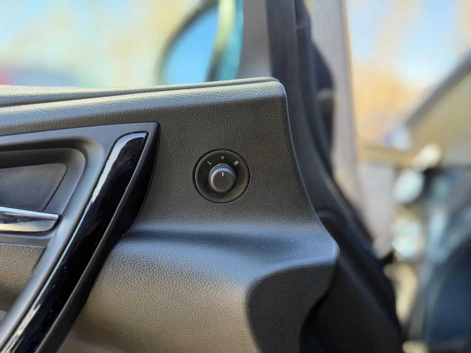 Used 2016 Buick Cascada Premium image 25